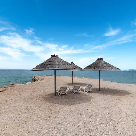 Jerkan 18 By Interhome