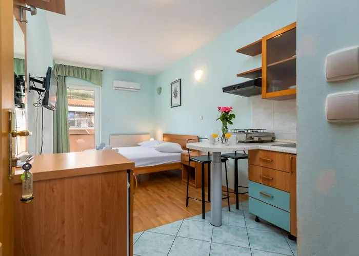 Jerkan 18 By Interhome * بودْسْتغانا